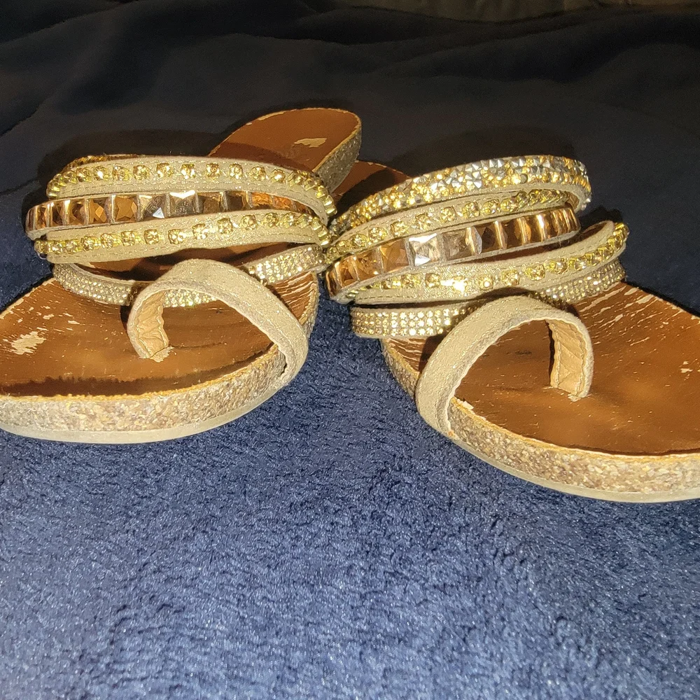 Yellow Box Gold and Silver Embellished Women's Sandals 6.5 - Picture 2 of 4